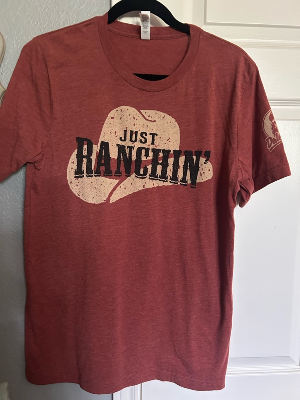 Dale Brisby Just Ranchin' Graphic Tee - Men's Rust Red T-Shirt sz Small